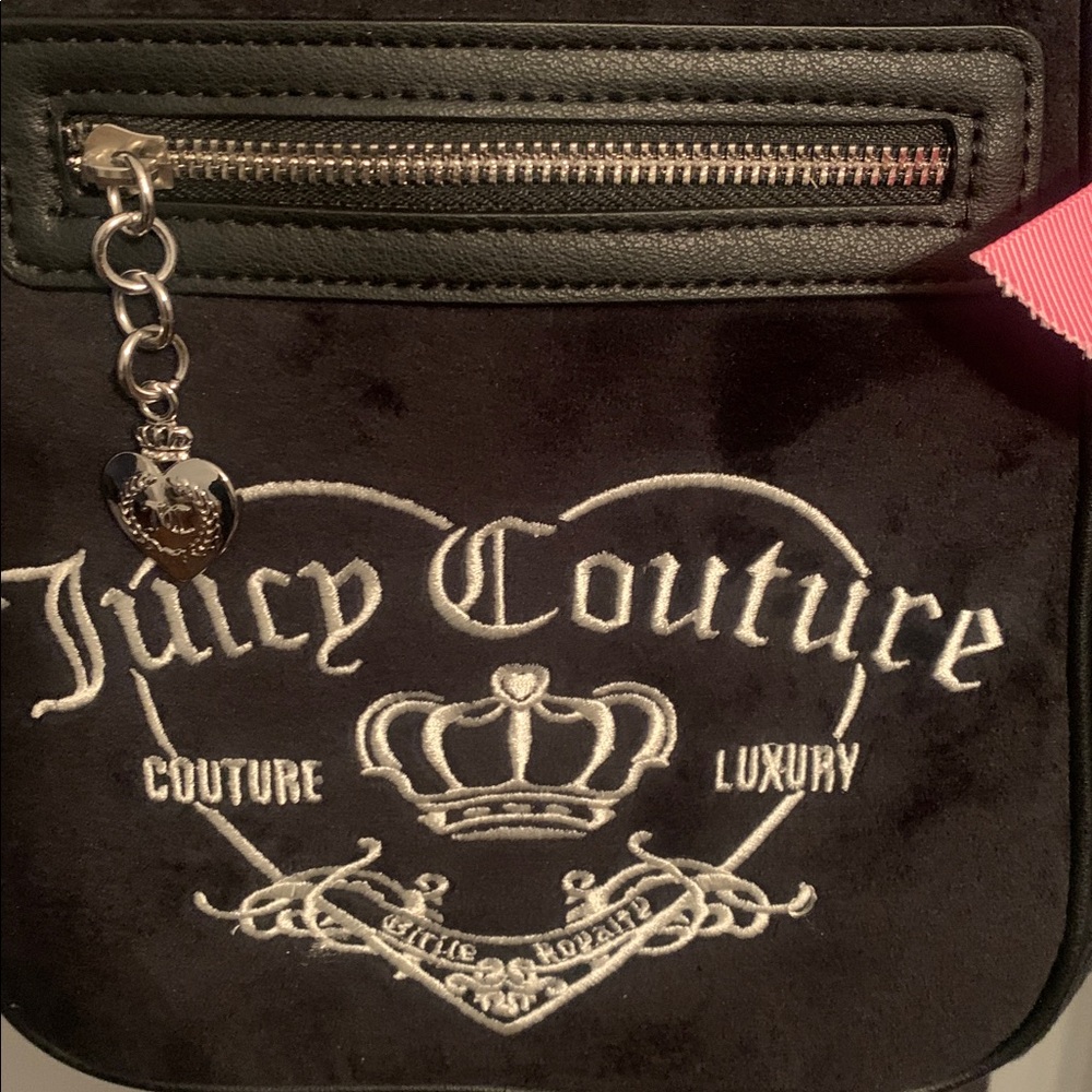🔥🔥🆕 - Juicy Couture Black Velvet Backpack W/ Pink Bow & Crown Charm - Picture 4 of 12
